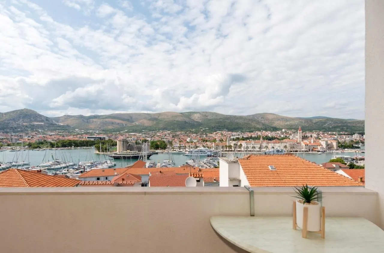 The Best Old Town View Apartment, 5 Min Walk, Parking Trogir 0*,