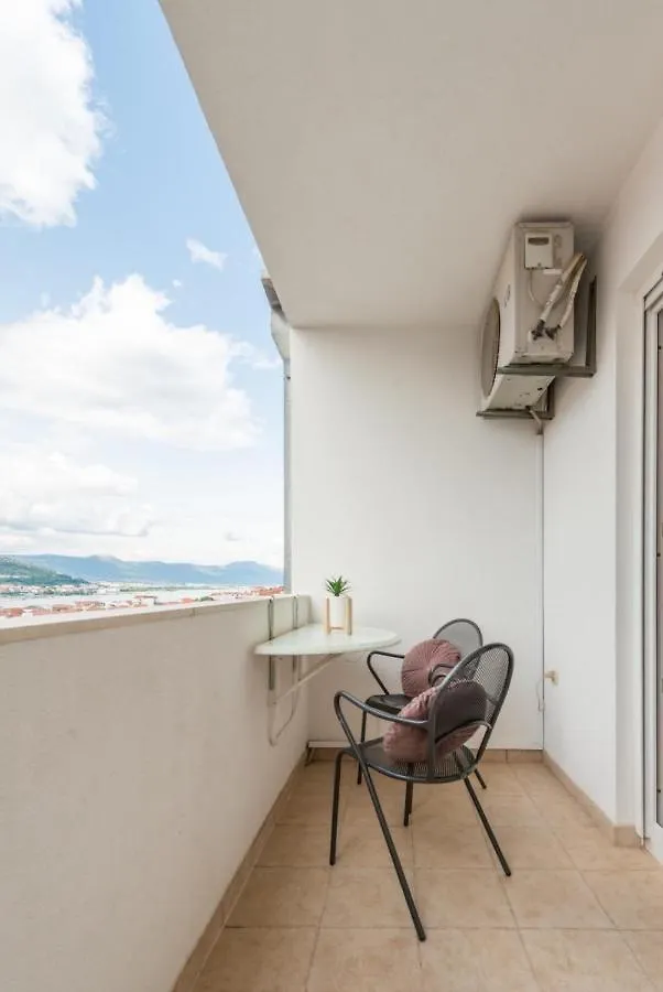 The Best Old Town View Apartment, 5 Min Walk, Parking Trogir Apartment