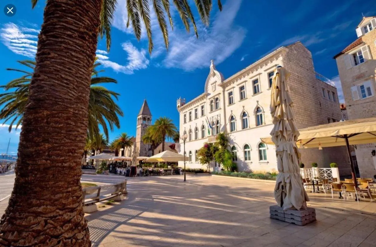The Best Old Town View Apartment, 5 Min Walk, Parking Trogir 0*,