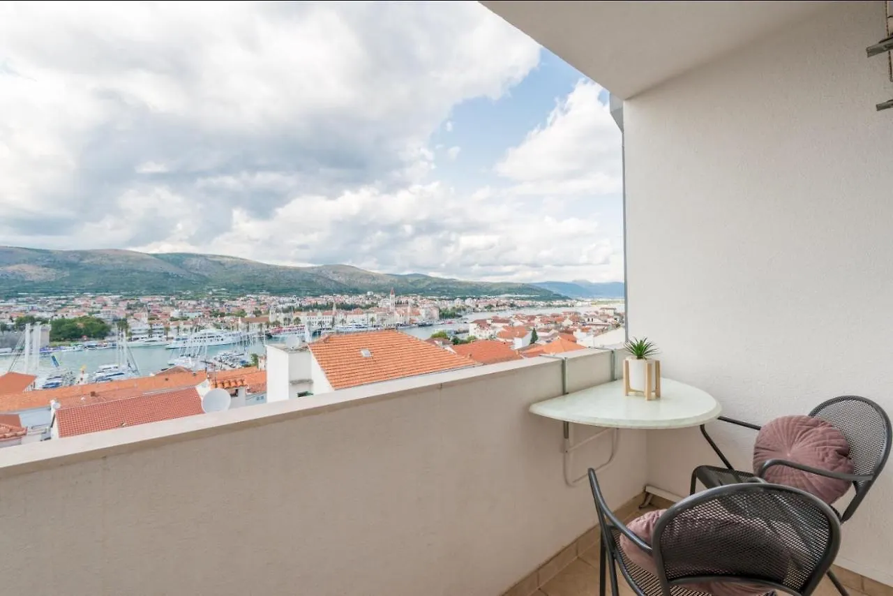 The Best Old Town View Apartment, 5 Min Walk, Parking Trogir 0*,  Croatia