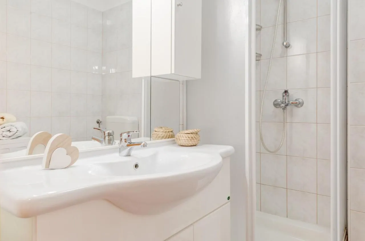 The Best Old Town View Apartment, 5 Min Walk, Parking Trogir Croatia