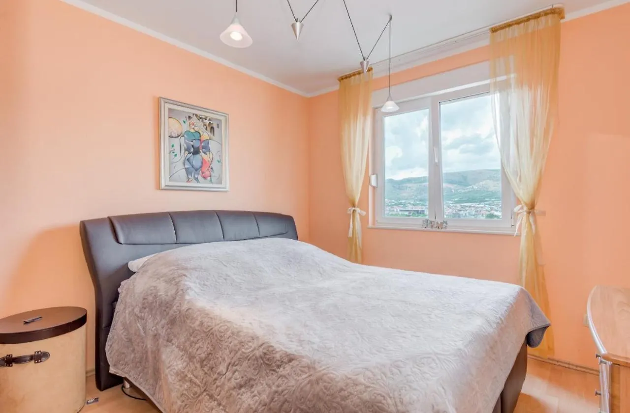 The Best Old Town View Apartment, 5 Min Walk, Parking Trogir