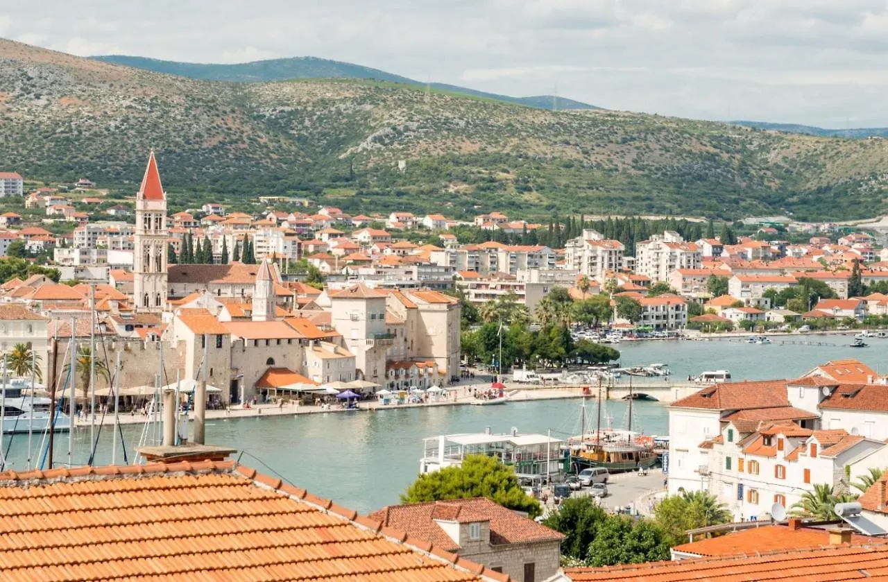 The Best Old Town View Apartment, 5 Min Walk, Parking Trogir Apartment