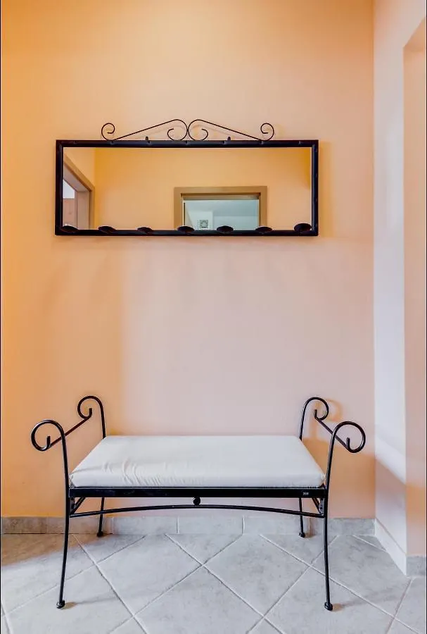 The Best Old Town View Apartment, 5 Min Walk, Parking Traù